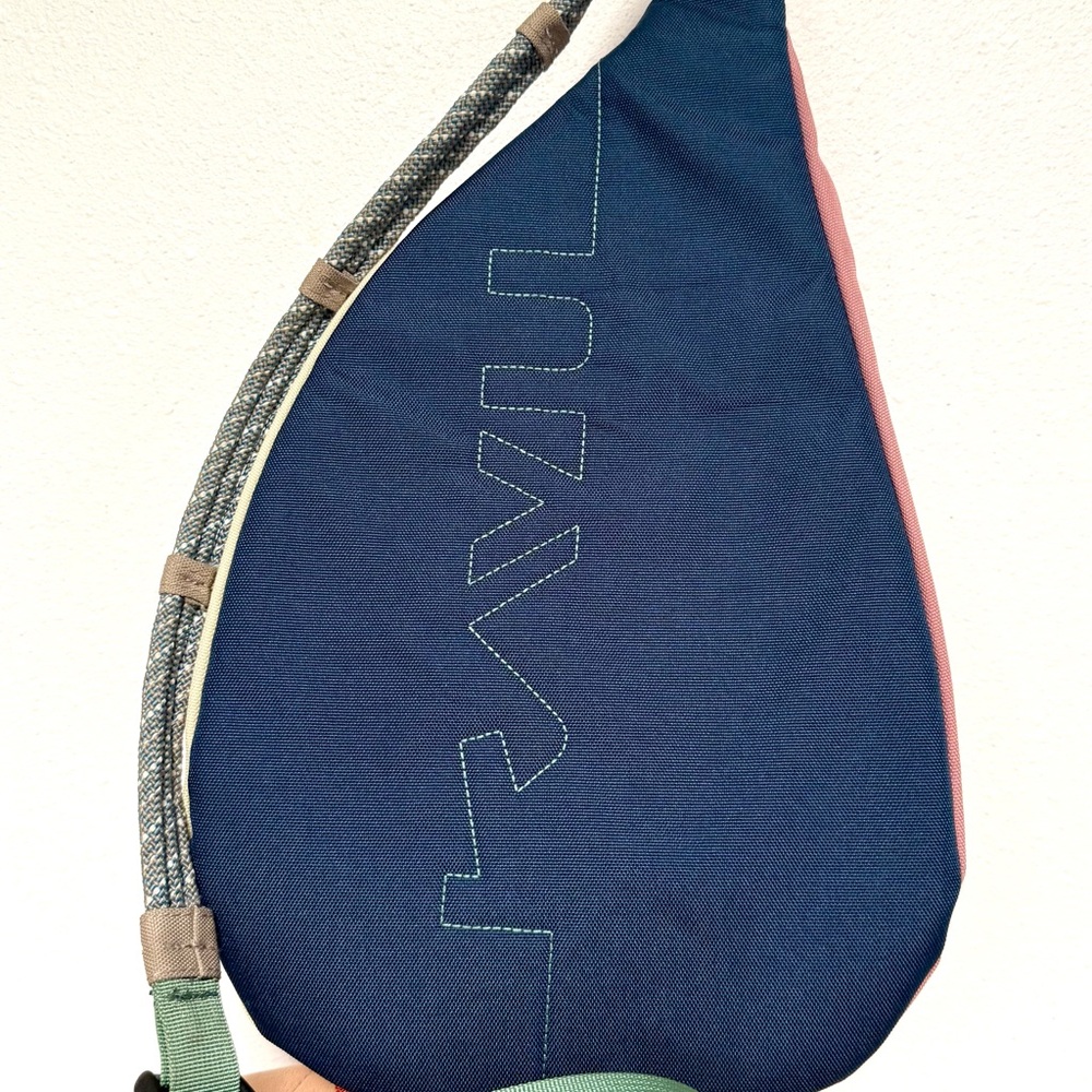 Kavu Remix Colorblock Rope Sling Bag GREAT condition - Picture 3 of 5